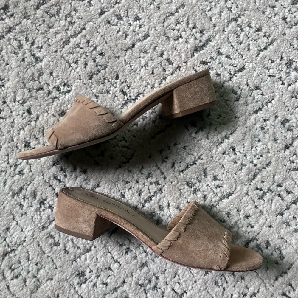 Via Spiga size 6 Flats Tan Worn once